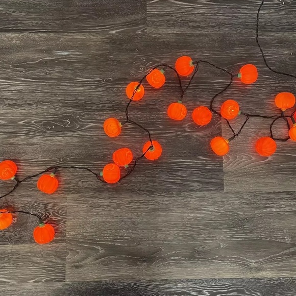 Pumpkin String Lights 20 Small Blow Molds on Blinking Lights - Picture 2 of 9